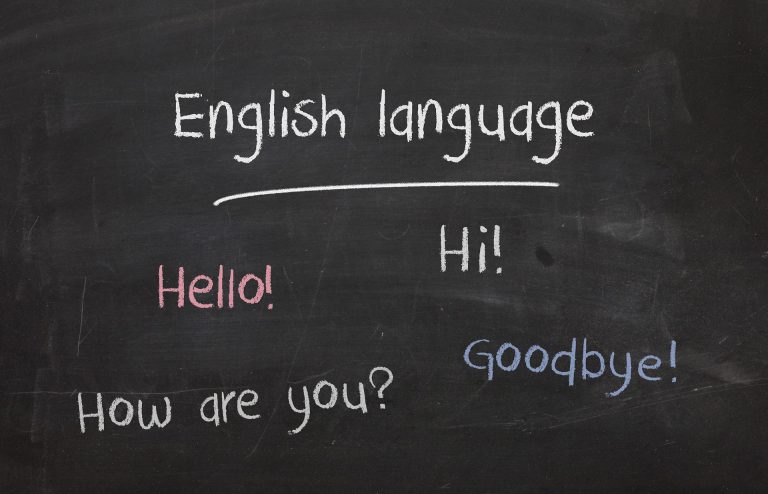 Tecnologia é uma das aliadas para amenizar o sotaque brasileiro ao falar inglês