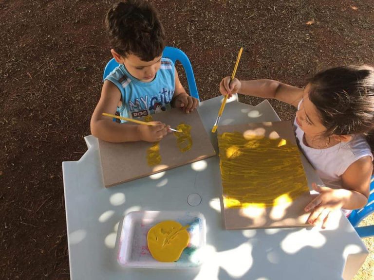 Fundação Colnaghi realiza atividades de pintura e desenho para desenvolver