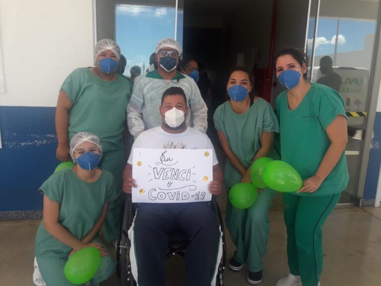Paciente recebe alta no Hospital Regional de Luziânia após passar as festas de final de ano longe da família