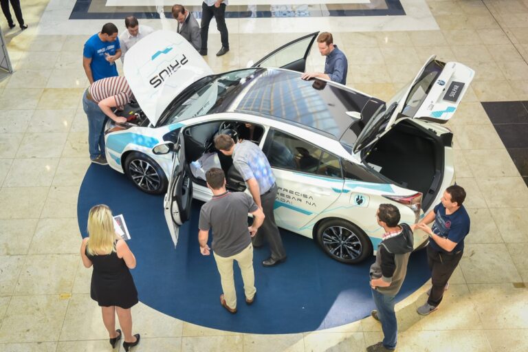 No Dia do Automóvel, comemorado na última quinta-feira (13), o Serviço Nacional de Aprendizagem Industrial (SENAI) chamou atenção para o relatório Profissões do Futuro - Setor automotivo e carro elétrico 2020/2034