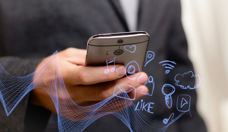 Graças à tecnologia wi-fi, podemos nos conectar à internet sem a necessidade de cabos