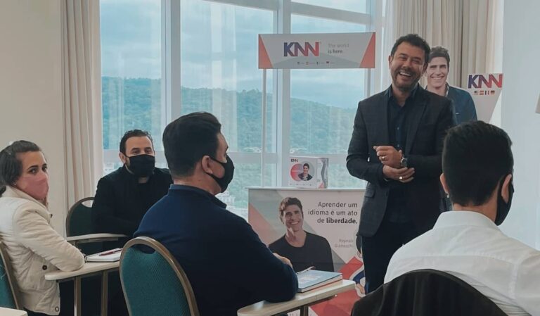 Franquia de idiomas KNN