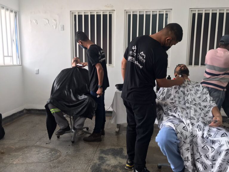No mês dos pais, HEF oferta corte de cabelo, barba e bigode