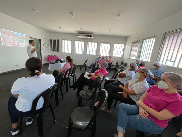 HEF promove palestra sobre a campanha Outubro Rosa