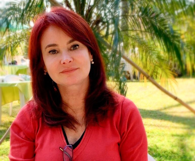 silvania 18 anos Ecco