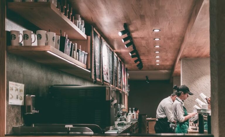 O surgimento de startups, o foco em negócios sustentáveis e o crescimento do setor de saúde e bem-estar também são tendências apontadas pelas especialistas.