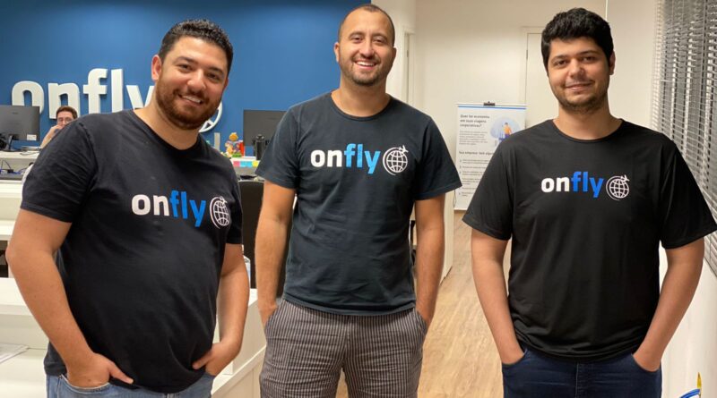 A Onfly foi fundada no final de 2018, em Belo Horizonte, por Marcelo Linhares e Elvis Soares como uma startup que lança mão da automação e da inteligência artificial para prestar a corporações em geral serviços de gestão de viagens e despesas corporativas.