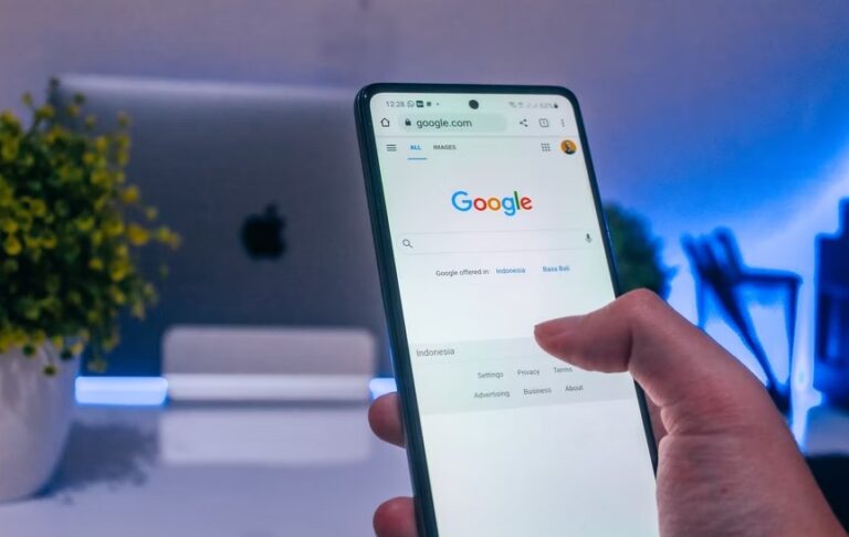 Agora, com a nova ferramenta, o Google ressalta que o usuário pode solicitar a exclusão de informações pessoais mesmo que não haja risco claro.