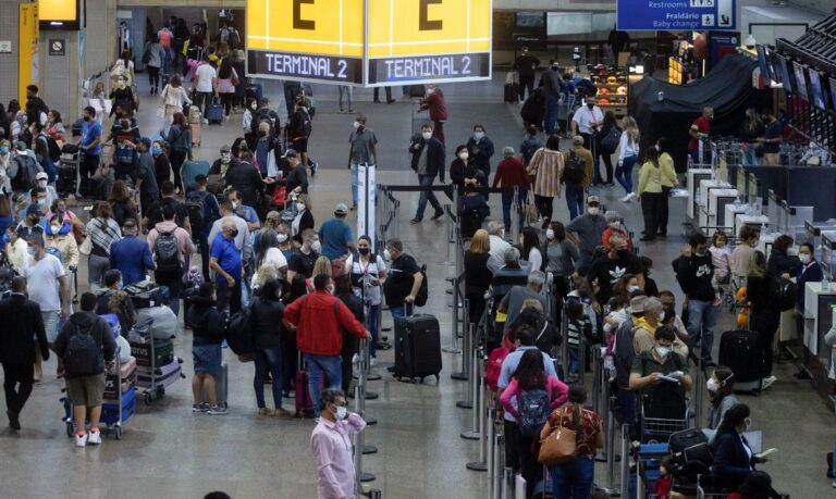 O Índice Mensal de Atividade do Turismo (Imat), medido pela Federação do Comércio de Bens, Serviços e Turismo de São Paulo (FecomercioSP), apontou alta de 88% na capital paulista em março, em comparação com março de 2021.