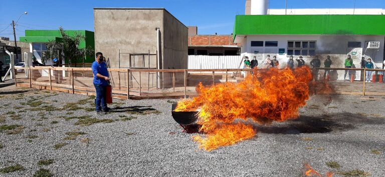 Hetrin realiza treinamento da brigada de incêndio