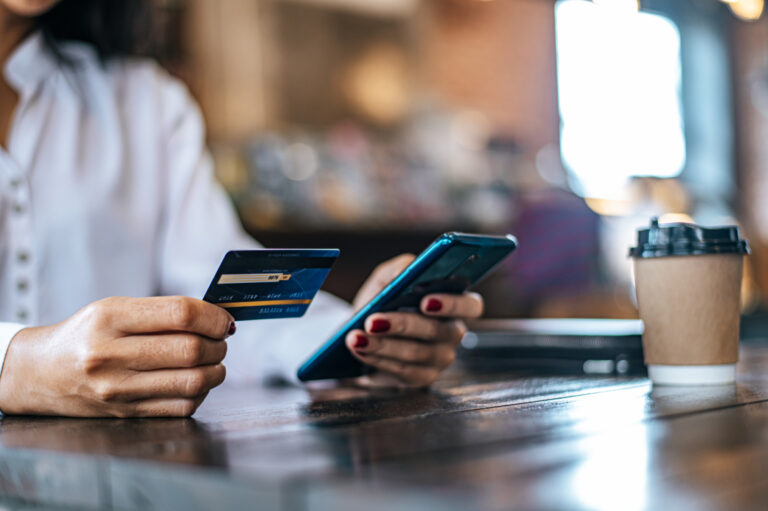 M-commerce: Compras feitas pelo celular crescem no Brasil