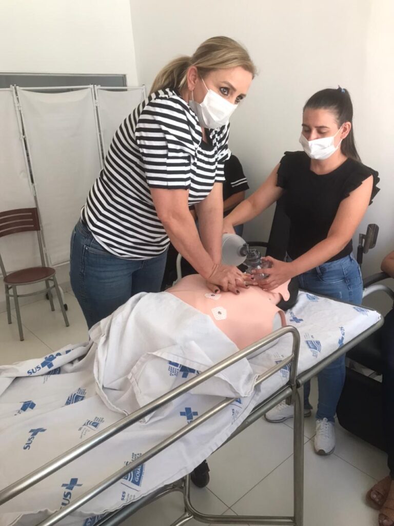 Hetrin realiza treinamento sobre parada cardiorrespiratória