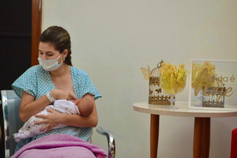 Hospital Estadual de Formosa promove palestra em prol da campanha Agosto Dourado