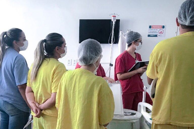 Visita da equipe multidisciplinar