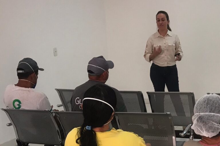 Hetrin realiza treinamento para reforçar cordialidade com pacientes