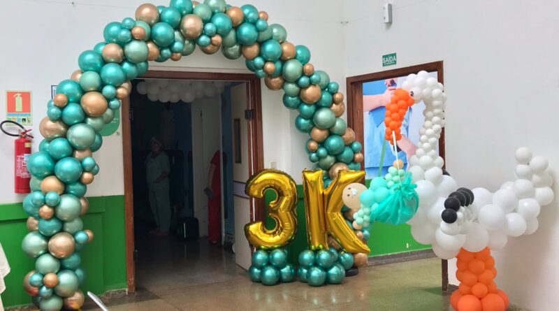Colaboradoras do HEL comemoram 3 mil partos realizados na unidade do Governo de Goiás