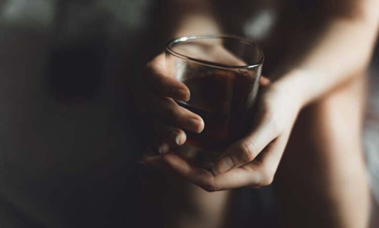 Paulo Leme Filho | Doença do alcoolismo também pode afetar o público feminino.