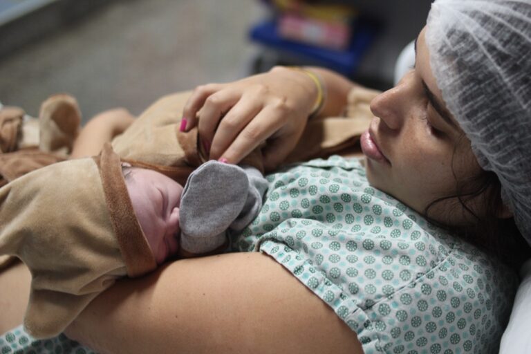 Hospital Estadual do Centro-Norte Goiano (HCN) ênfatiza o Dia Mundial da Infância e os cuidados com a mãe e o recém-nascido