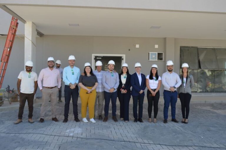 Hospital Estadual de Trindade (Hetrin) recebe visita do secretário Rasível Santos. Unidade gerida pelo Instituto de Medicina, Estudos e Desenvolvimento (IMED)