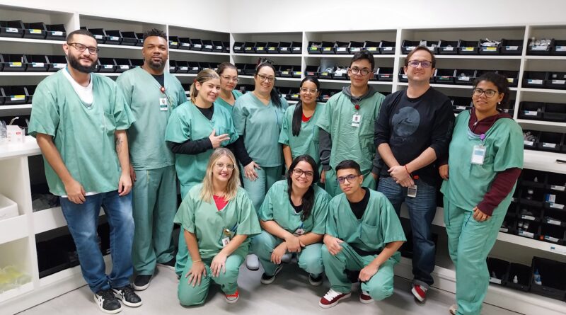 A equipe de farmacêuticos do Hospital Municipal da Brasilândia (HMB) promove a Orientação Farmacêutica de Alta Hospitalar. Unidade gerida pelo Instituto de Medicina, Estudos e Desenvolvimento (IMED).