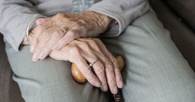 Geriatra do Hospital Estadual de Trindade (Hetrin) Dra. Natália Sardinha dá orientações sobre acidentes com/e por, idosos. Unidade gerida pelo Instituto de Medicina, Estudos e Desenvolvimento (IMED)