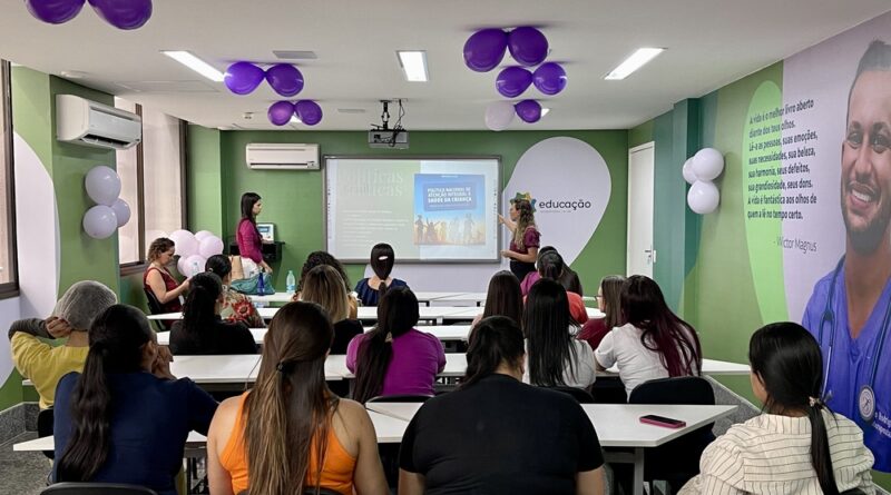 Equipe do Hospital Estadual do Centro-Norte Goiano (HCN) participou da oficina promovida pela SES-GO sobre os cuidados com prematuros, unidade gerida pelo Instituto de Medicina, Estudos e Desenvolvimento - IMED