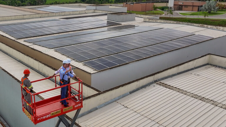 HCN recebe vice-governador para inauguração da primeira usina solar em hospital público em Goiás
