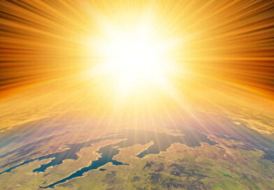 Raios cósmicos, provenientes especialmente do Sol, atingem frequentemente a Terra. Crédito: Benny Marty/ Shutterstock