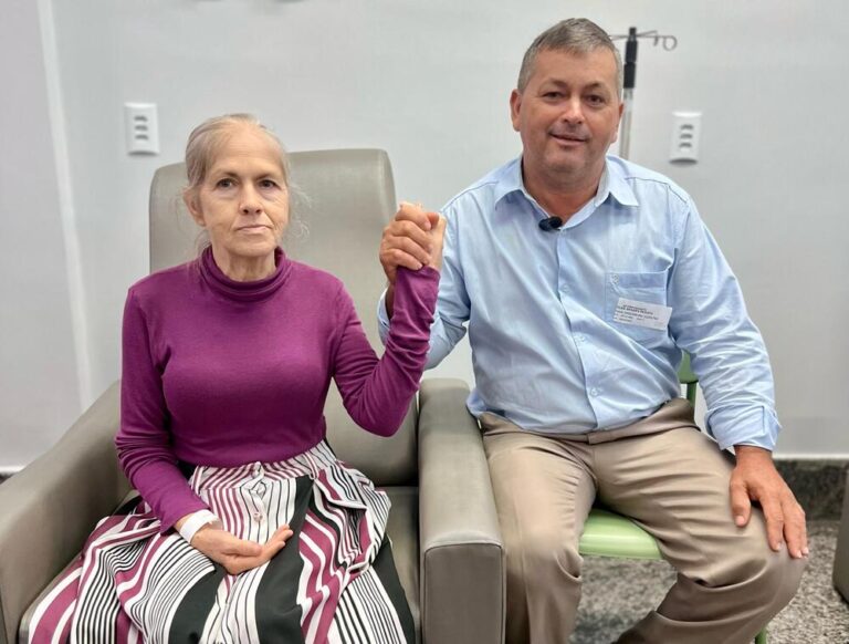 Irmão da paciente em tratamento oncológico destaca a evolução e elogia a equipe do Hospital Estadual do Centro-Norte Goiano (HCN) pela humanização e acolhimento.