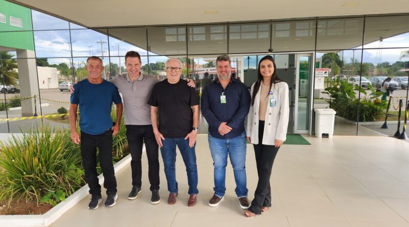 A Policlínica Estadual da Região Nordeste II – Posse recebe conselheiros do Instituto de Medicina, Estudos e Desenvolvimento - IMED, que conhecem a estrutura e serviços da unidade, destacando a qualidade do atendimento e a futura implantação da diálise peritoneal.
