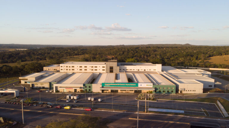 O Hospital Estadual do Centro-Norte Goiano (HCN) oferece tratamento oncológico humanizado e gratuito através do SUS, realizando mais de 3 mil consultas e 1.197 sessões de quimioterapia no primeiro trimestre de 2025.