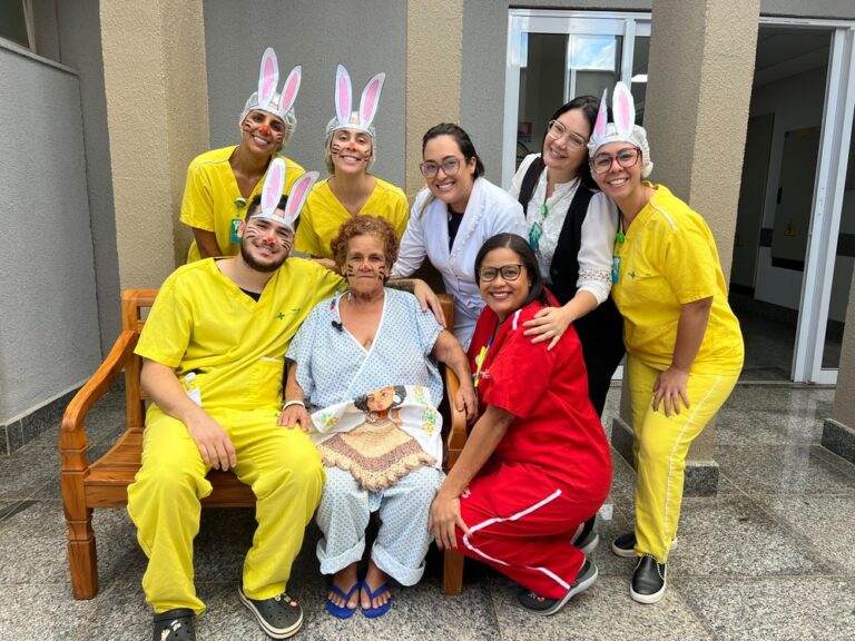 O Bingo de Páscoa, promovido pelo projeto Cuidar e Mover no Hospital Estadual Trindade - Hetrin que trouxe alegria e momentos de interação para os pacientes internados, com brindes e um café da manhã especial.