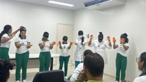 A ação do Policlínica Estadual da Região Nordeste II – Posse destacou a importância da higiene das mãos, com atividades práticas e interativas.