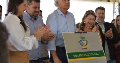 Governo de Goiás inaugura o primeiro serviço estadual de diálise peritoneal na Policlínica Estadual da Região Nordeste II em Posse, beneficiando pacientes renais crônicos com um tratamento que oferece conforto e autonomia.