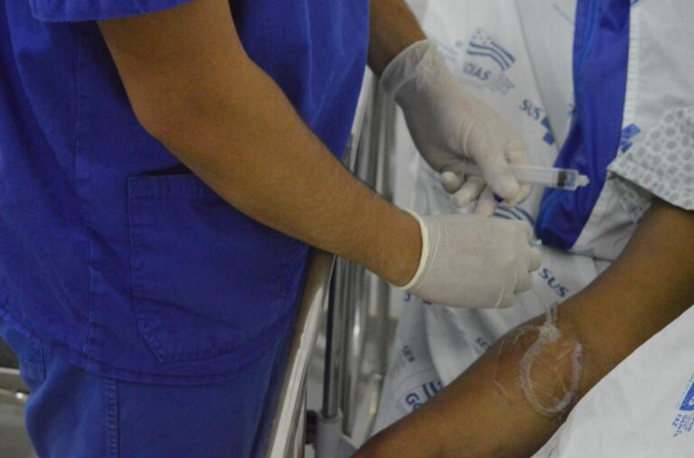 Segundo a OMS, essas dores estão entre as principais causas de incapacidade no mundo; HEF - Hospital Estadual de Formosa reforça importância do diagnóstico precoce e da prevenção.
