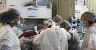 A UTI Pediátrica de Unaí oferece cuidados intensivos para crianças com 6 leitos, contando com 30 profissionais da Medplus Serviços Médicos disponíveis 24 horas.