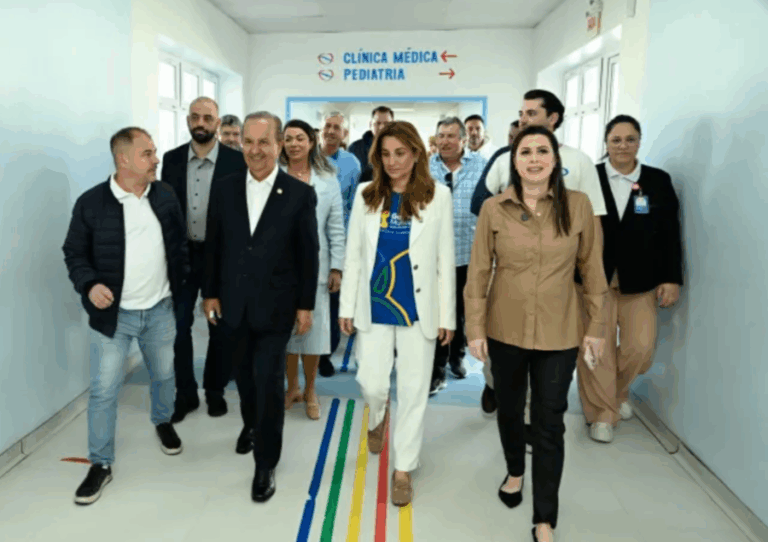 O governador Jorginho Mello sanciona a lei que estadualiza o Hospital Ruth Cardoso em Balneário Camboriú, promovendo melhorias nos serviços de saúde para a população local.