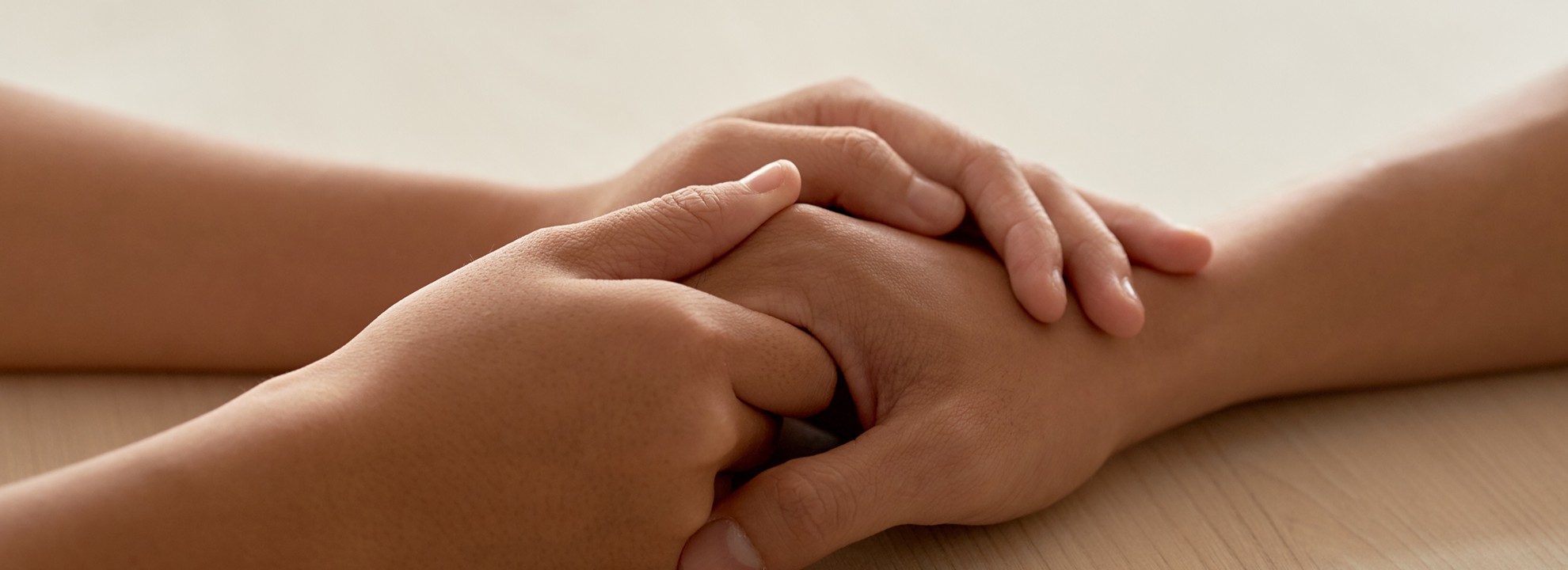 Durante o Setembro Amarelo, o Hospital Estadual de Trindade (Hetrin) enfatiza a importância da prevenção ao suicídio e a busca por ajuda, destacando sinais de sofrimento emocional e a relevância do acolhimento profissional.