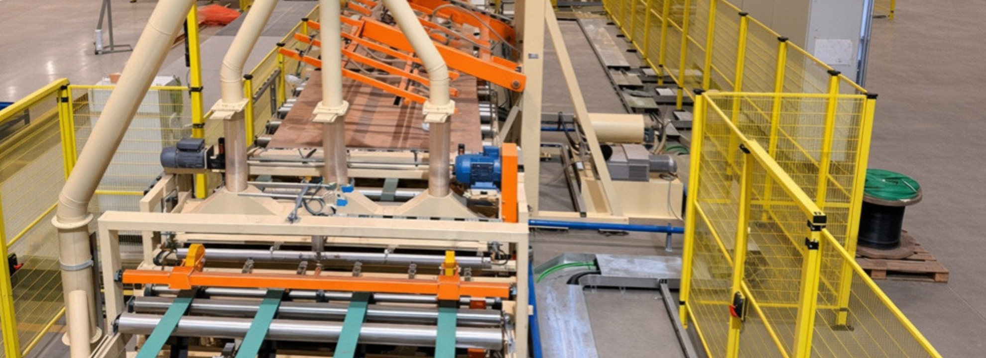 Greenplac MDF inicia testes da nova prensa alemã em Água Clara (MS). O investimento de R$ 120 milhões reforça a visão de José Roberto Colnaghi e do Grupo Colpar Brasil sobre crescer com solidez.