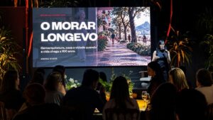 A Greenplac reuniu cerca de 80 arquitetos e designers de interiores em Ribeirão Preto (SP) para o evento "Insight 2027: A casa com mais significado" e fala sobre gero-arquitetura.